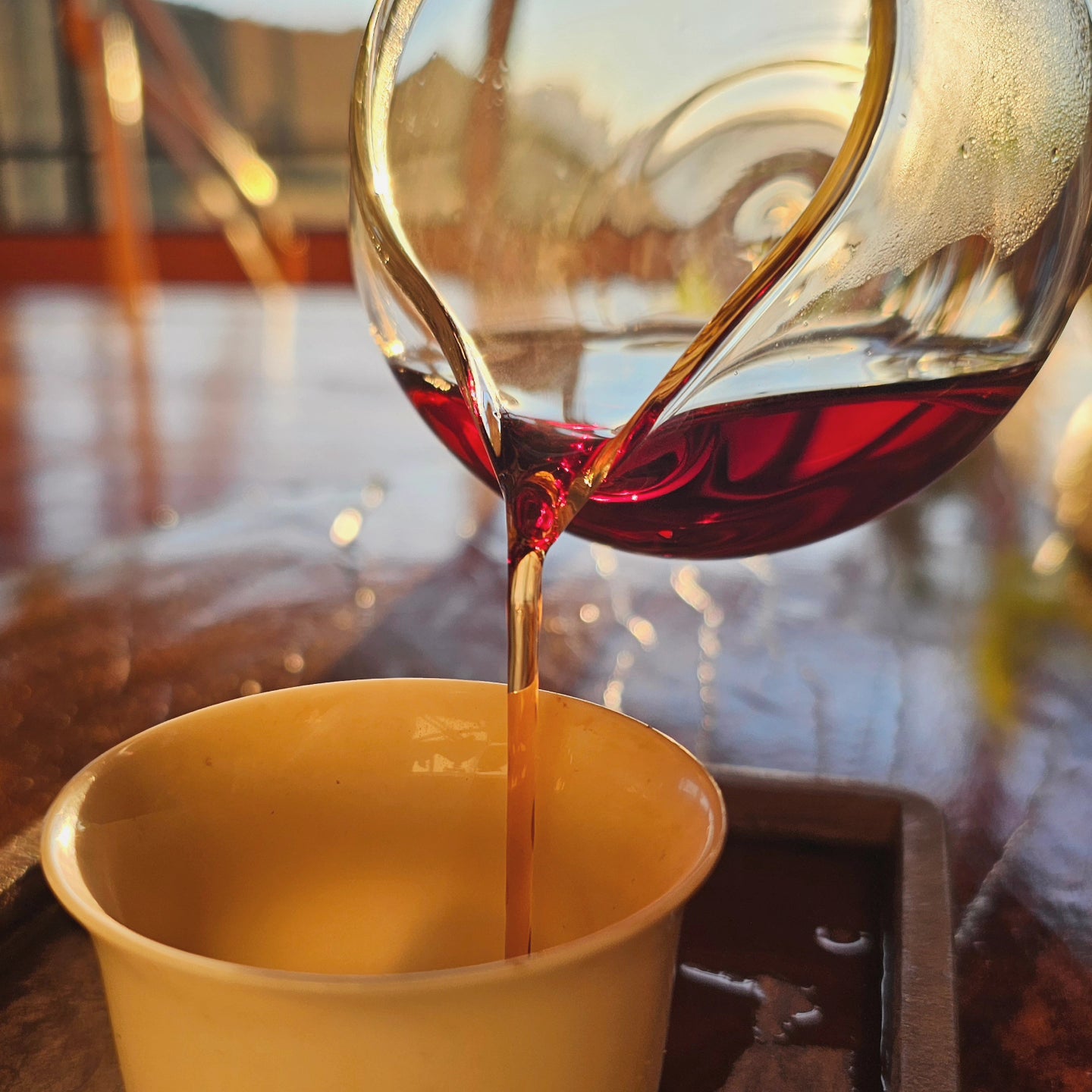 This 1996 7581 Shu Puerh is a smooth, aged classic. Stored in Malaysian clay urns, it offers rich depth, clean body, and nostalgic old tea taste.