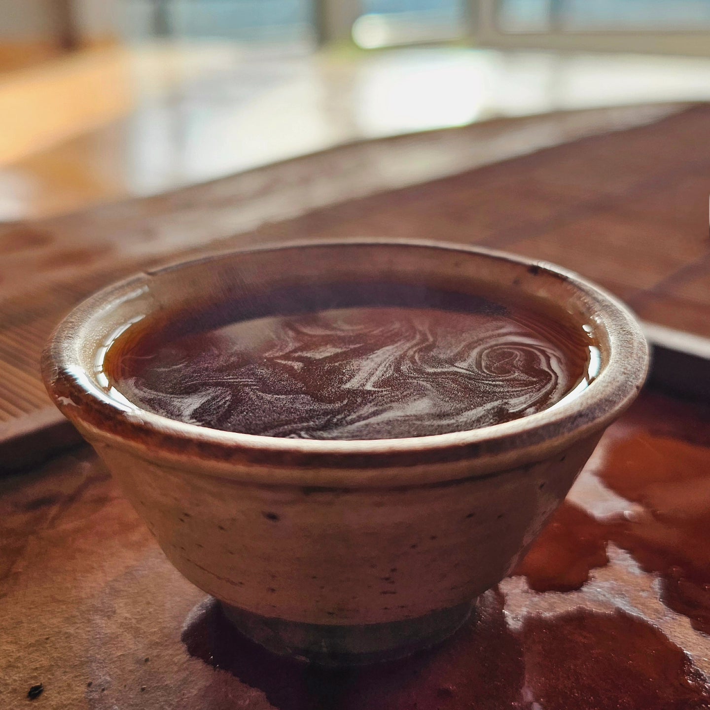 Smooth, sweet, and medicinal. This 2008 Lincang Shu was clay aged in Malaysia, delivering comfort, clarity, and soft, silky depth.