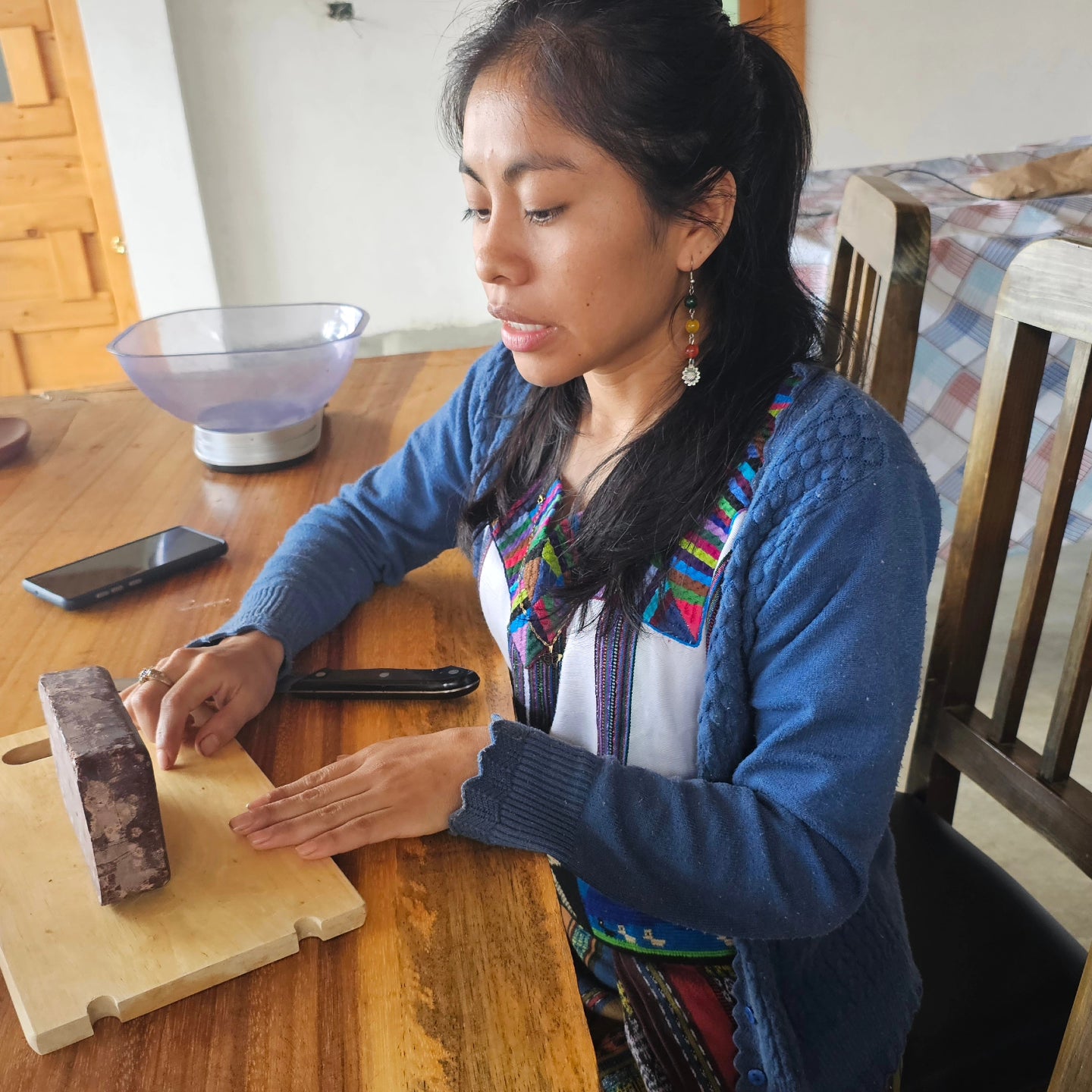 Rooted in the ancient Mayan spirit, Ix Cacao Alegría brings organic ceremonial cacao with a smooth texture, deep flavor, and joyful resonance.