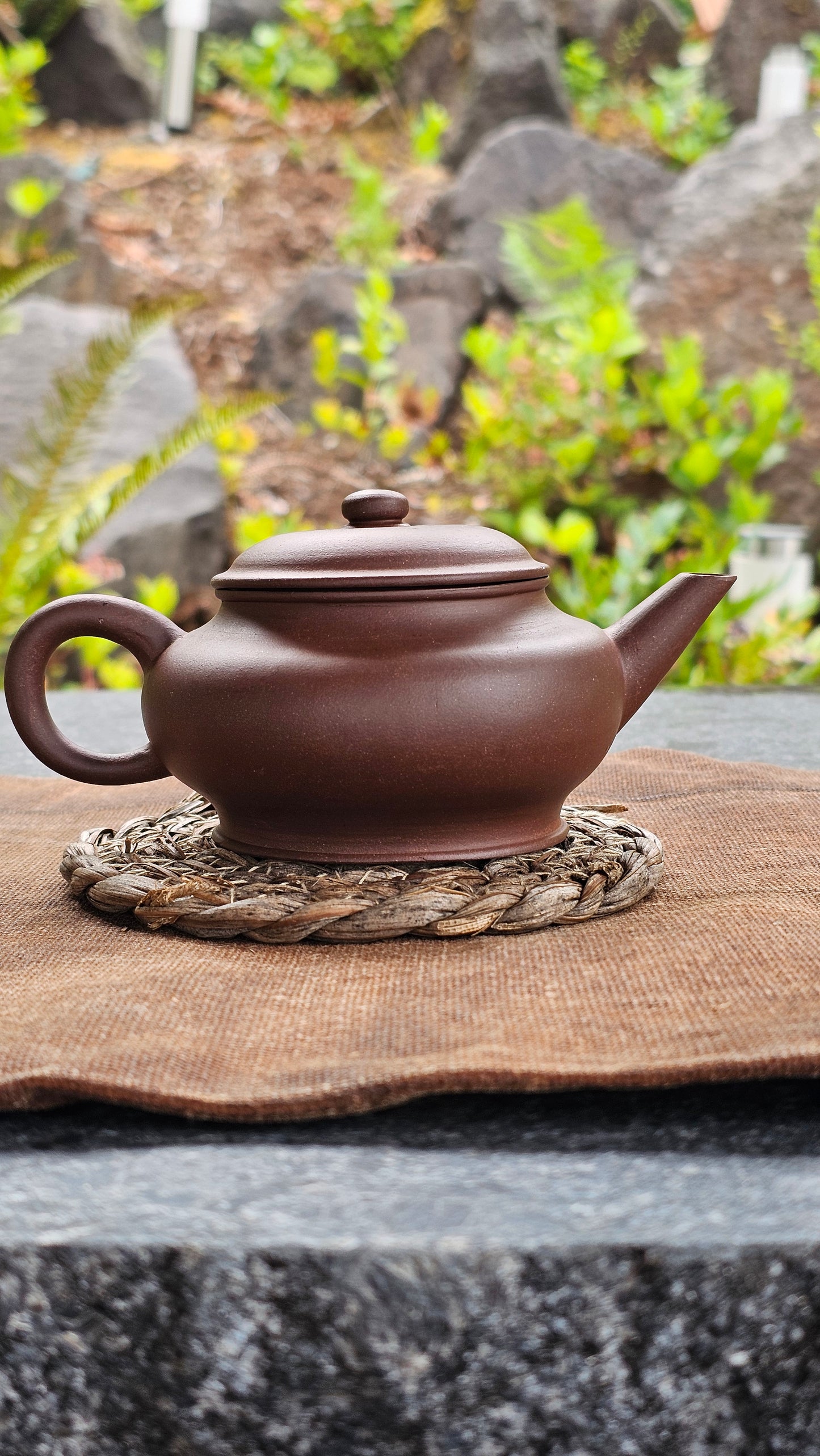 Late Qing Dynasty Bian Deng Hu Zisha 250ml Teapot