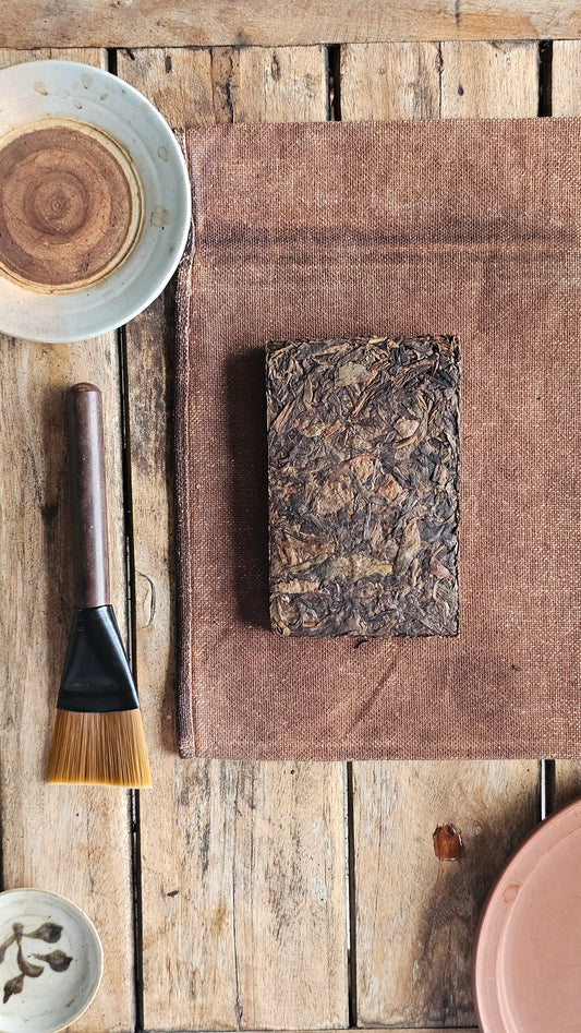 Fire on the Mountain - 2015/17 Large Leaf/Huang Pian Yiwu Sheng Puerh - Singapore Storage